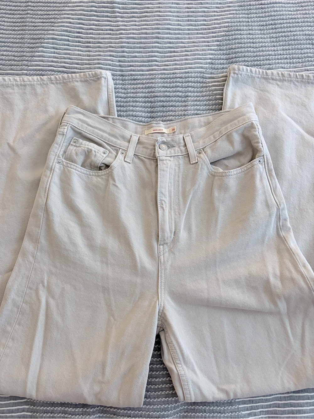 Levi's High-Rise Women's Jeans in Light Beige